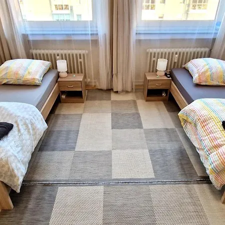 Optimus Rooms - Modern Apartment With Private Garage And U79 To Duesseldorf Fair *
