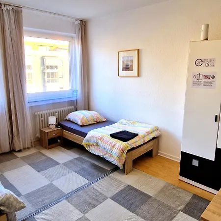 Optimus Rooms - Modern Apartment With Private Garage And U79 To Duesseldorf Fair 公寓 *