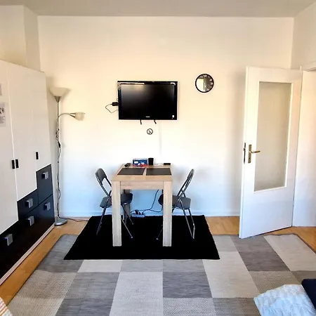 Apartment Optimus Rooms - Modern Apartment With Private Garage And U79 To Duesseldorf Fair Duisburg