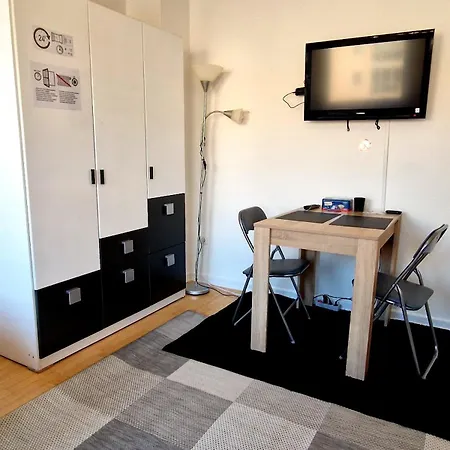 Optimus - Messezimmer Duesseldorf - Essen - Work And Travel - Garage Und Wifi Inklusive Duisburg