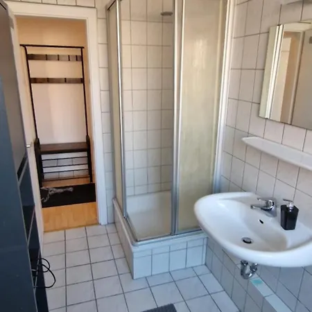 Optimus Rooms - Modern Apartment With Private Garage And U79 To Duesseldorf Fair 公寓