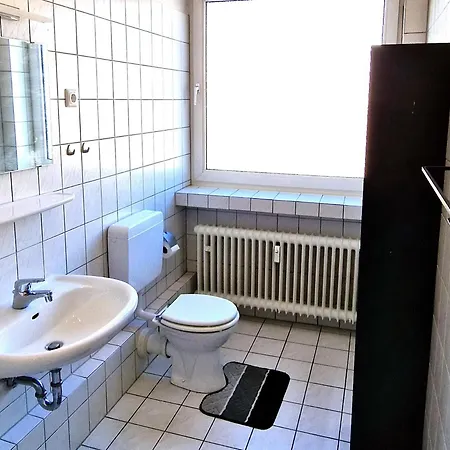 Apartment Optimus Rooms - Modern Apartment With Private Garage And U79 To Duesseldorf Fair Duisburg