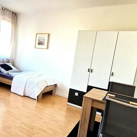 Apartment Optimus Rooms - Modern Apartment With Private Garage And U79 To Duesseldorf Fair *
