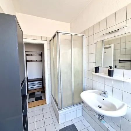 Optimus Rooms - Modern Apartment With Private Garage And U79 To Duesseldorf Fair 公寓 *