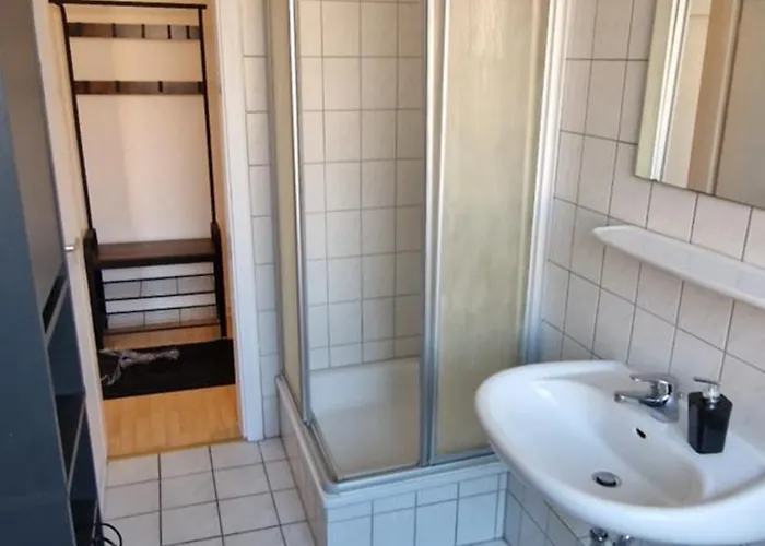 Messezimmer Duesseldorf - Essen - Work And Travel - Free Parking And Wifi Apartment